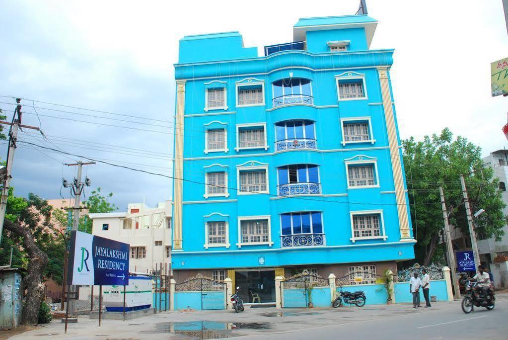 Hôtel Jayalakshmi Residency à Tirupati Extérieur photo